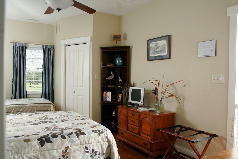Seven Oaks Bed & Breakfast High Point Exterior photo