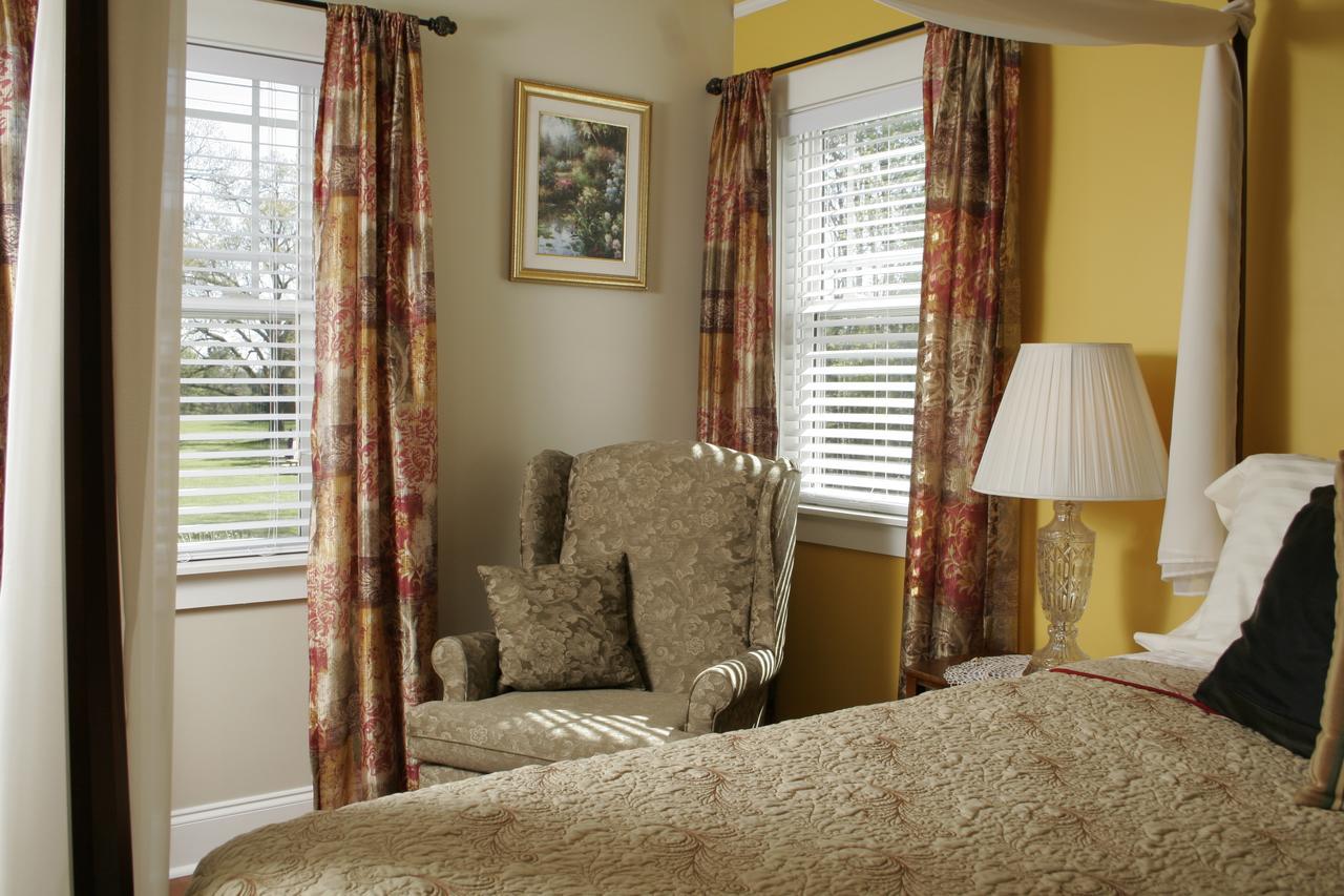 Seven Oaks Bed & Breakfast High Point Exterior photo