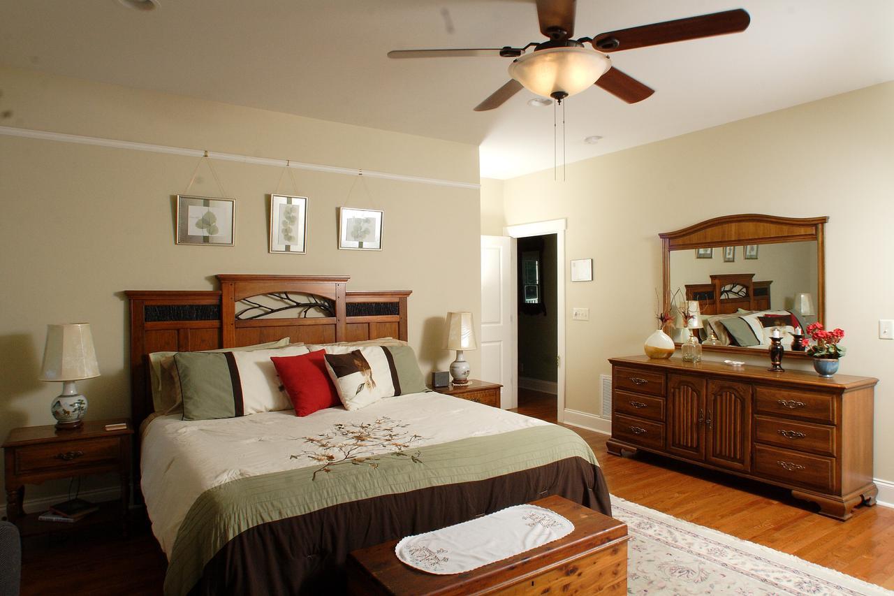 Seven Oaks Bed & Breakfast High Point Exterior photo