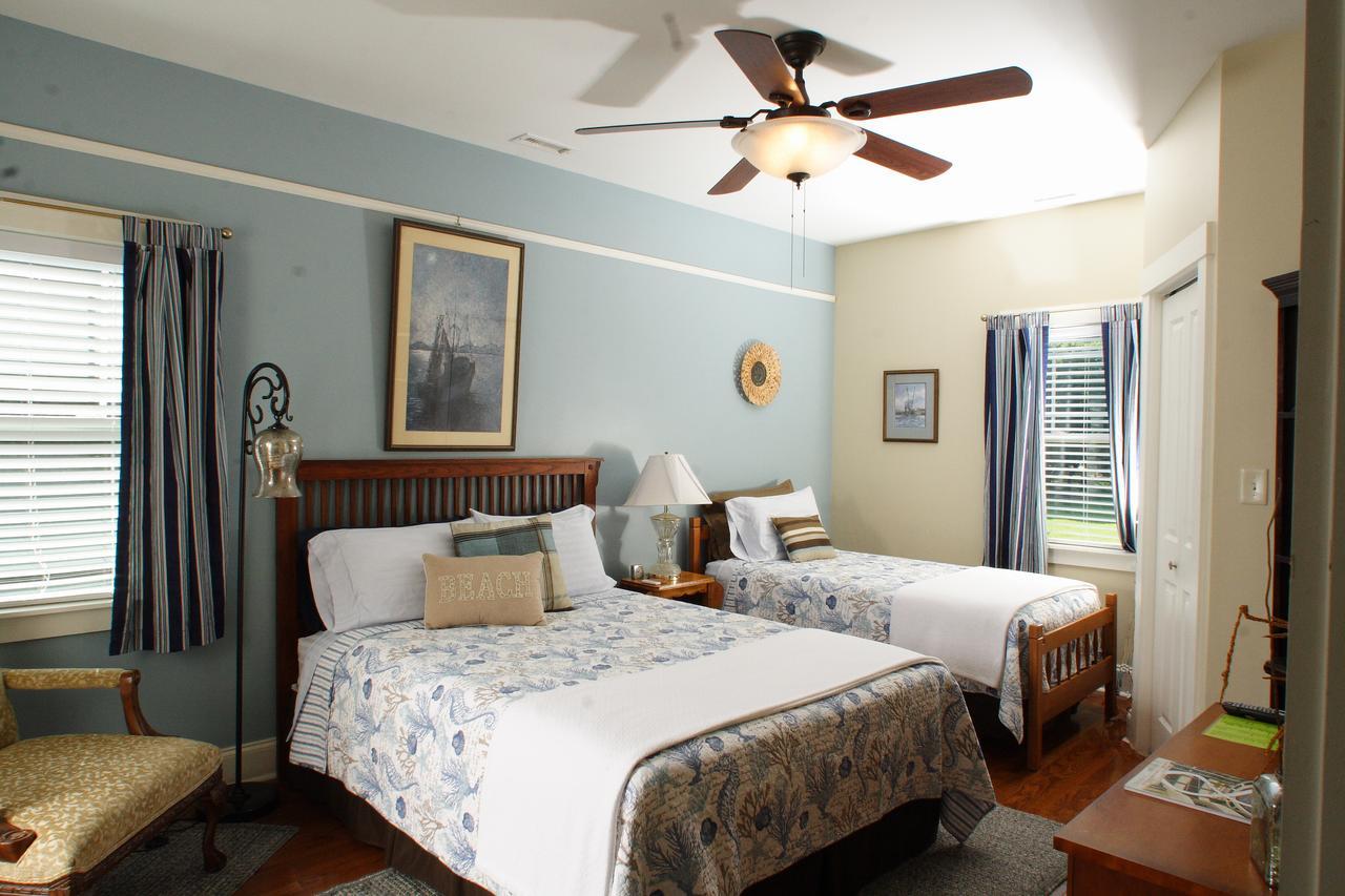 Seven Oaks Bed & Breakfast High Point Exterior photo