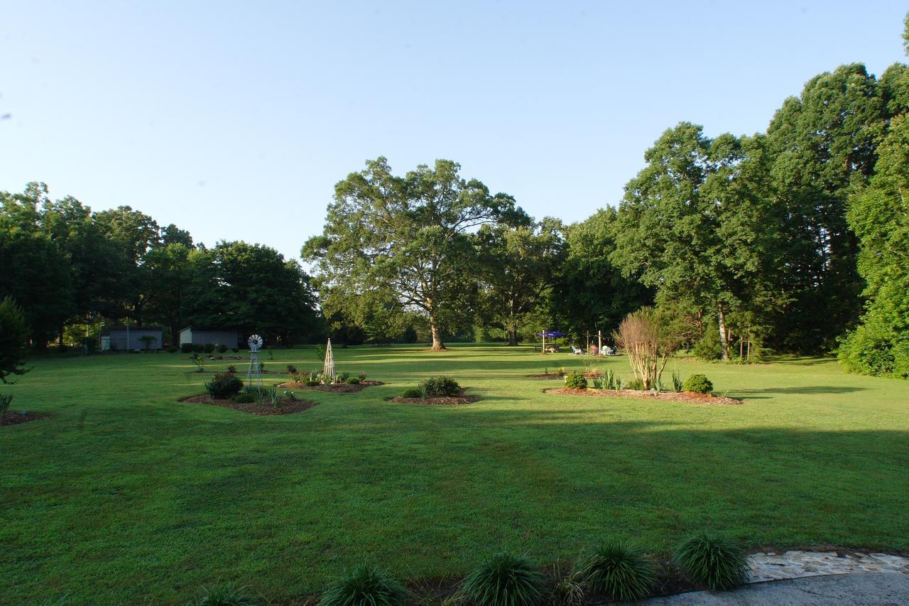 Seven Oaks Bed & Breakfast High Point Exterior photo
