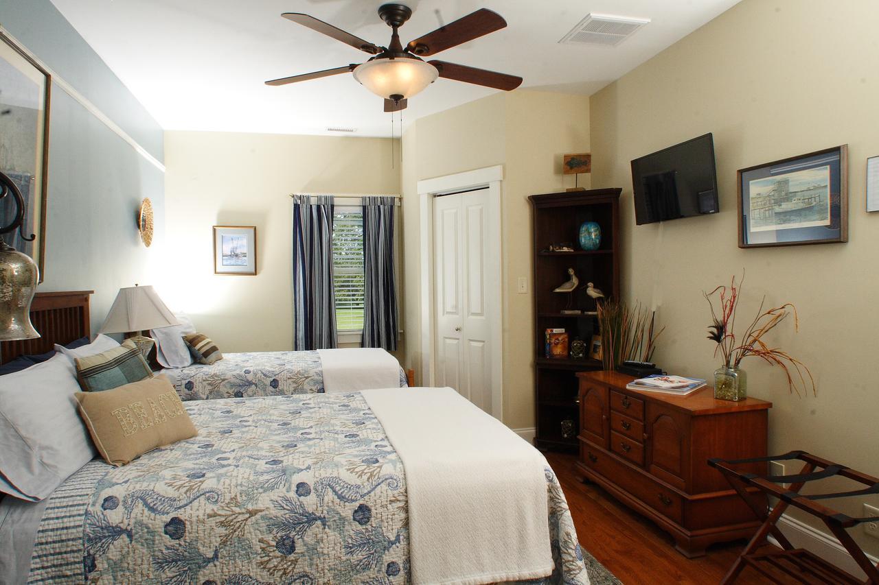 Seven Oaks Bed & Breakfast High Point Exterior photo
